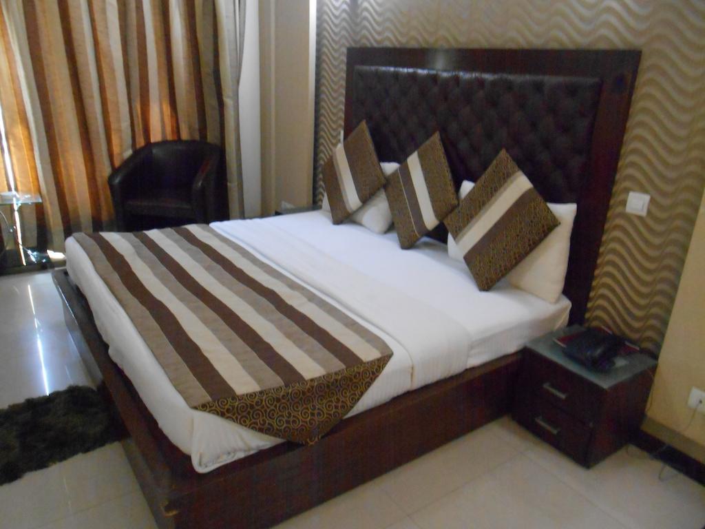 Fabexpress Llyod Residency Hotel New Delhi Room photo