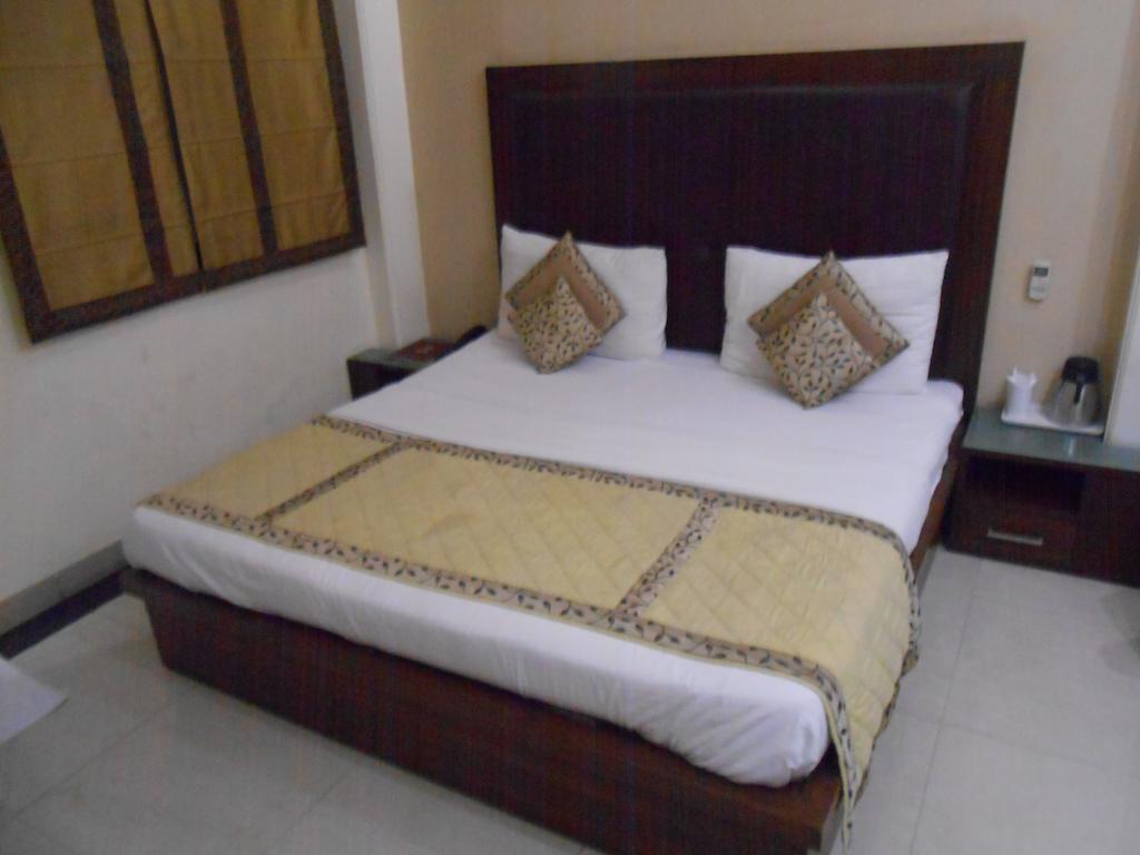 Fabexpress Llyod Residency Hotel New Delhi Room photo